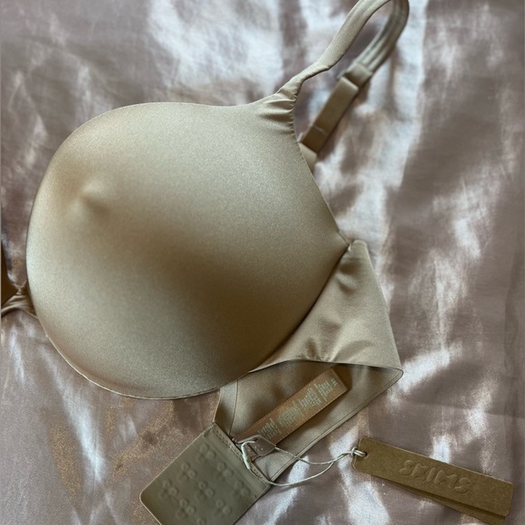 SKIMS nipple bra. Brand new with tags. - Picture 2 of 5